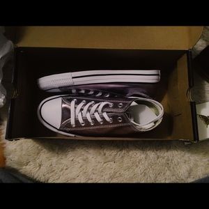 Golden metallic rare converse size 8 1/2.